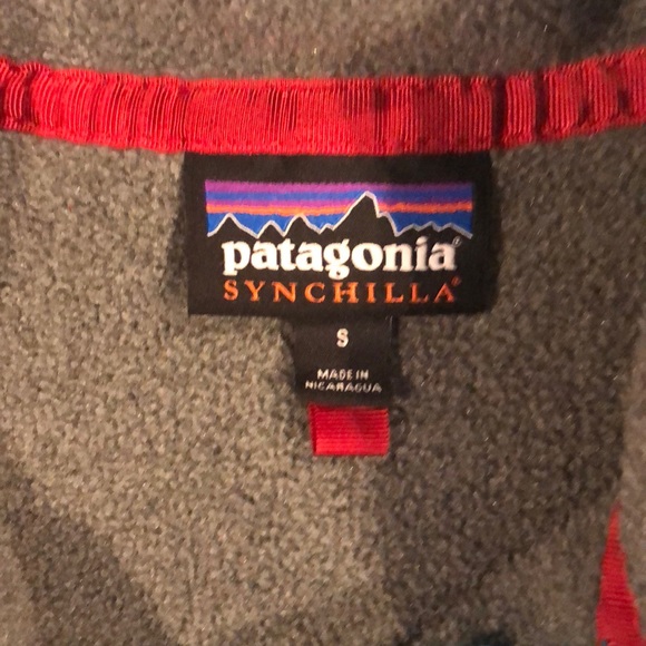 PATAGONIA: Grey with blue hem synchilla pullover - Picture 2 of 5